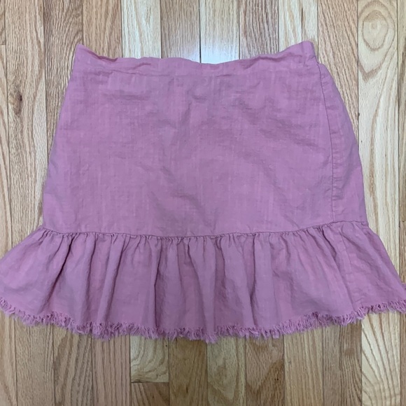 Ruffled Raw‎ Hem Mini Skirt - Picture 1 of 4